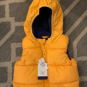 NWT baby gap puffer vest with hood